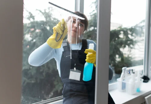 Nettoyage de vitres intérieures et extérieures à Beaurecueil